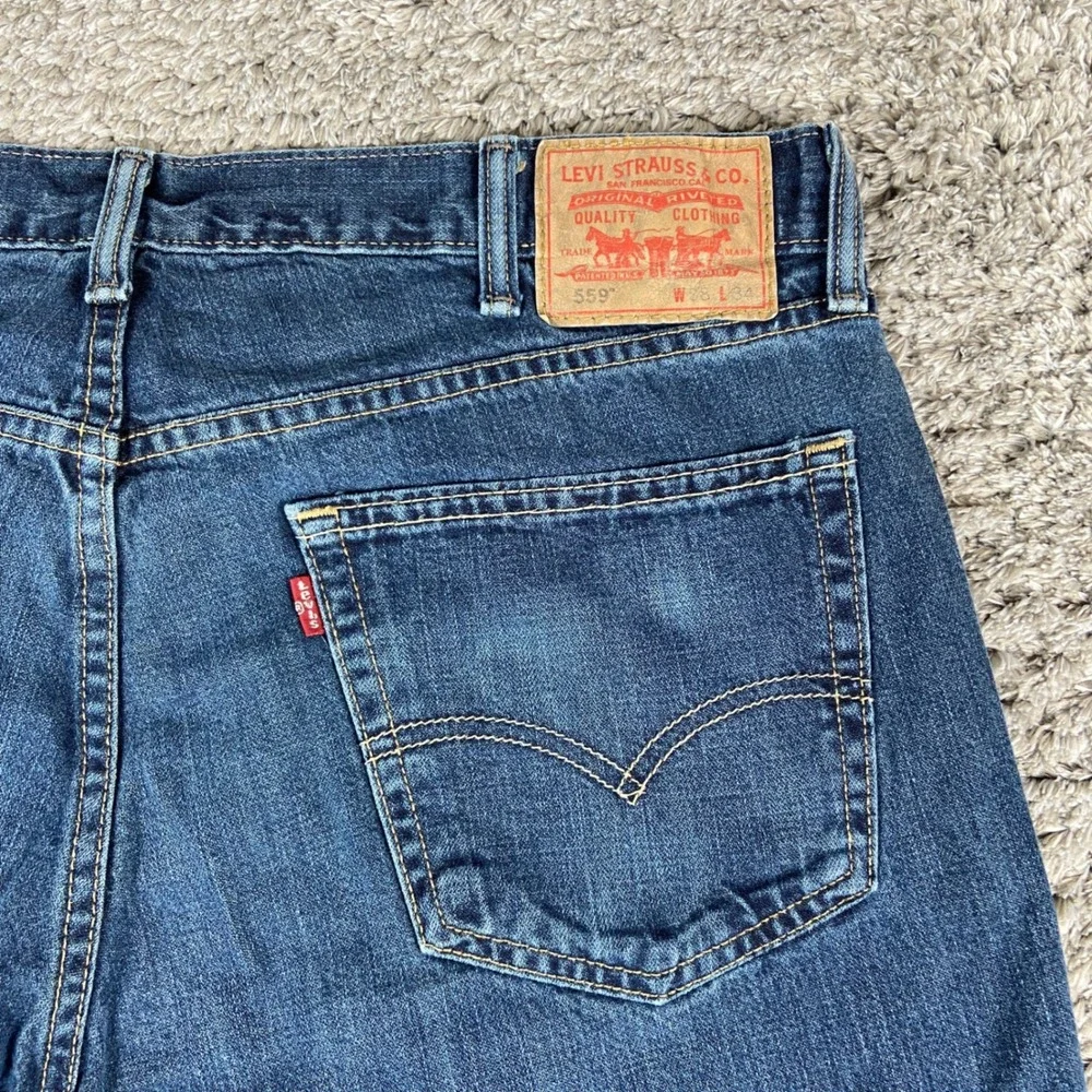 Levi's 559 Jeans Mens 38x34 Blue Denim Relaxed Straight‎ Leg Classic Dark Wash